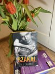 „Szakal” L.J. Shen