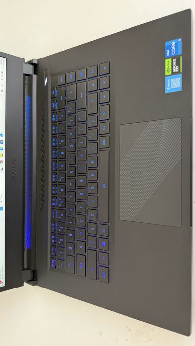 Laptop Gigabyte Aorus 15 360 Hz rtx4060 Gw.