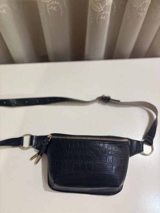 Продам женскую сумочку/ барсетку H&M