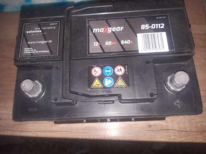 Akumulator samochodowy.