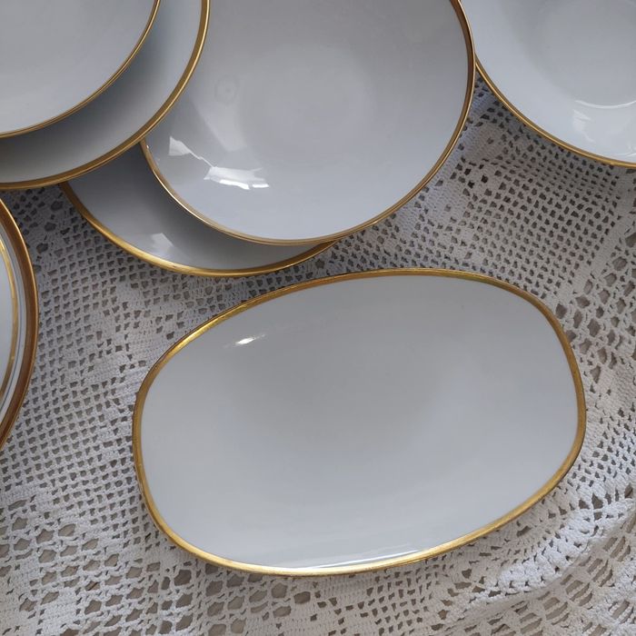 Hutschenreuther Hohenberg Bavaria - serwis obiadowy dla 6 osób.
Elegan