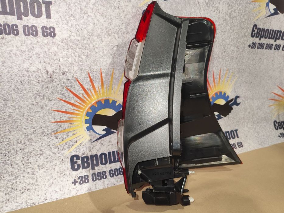 Ліхтар задній лівий Toyota Land Cruiser Prado 14