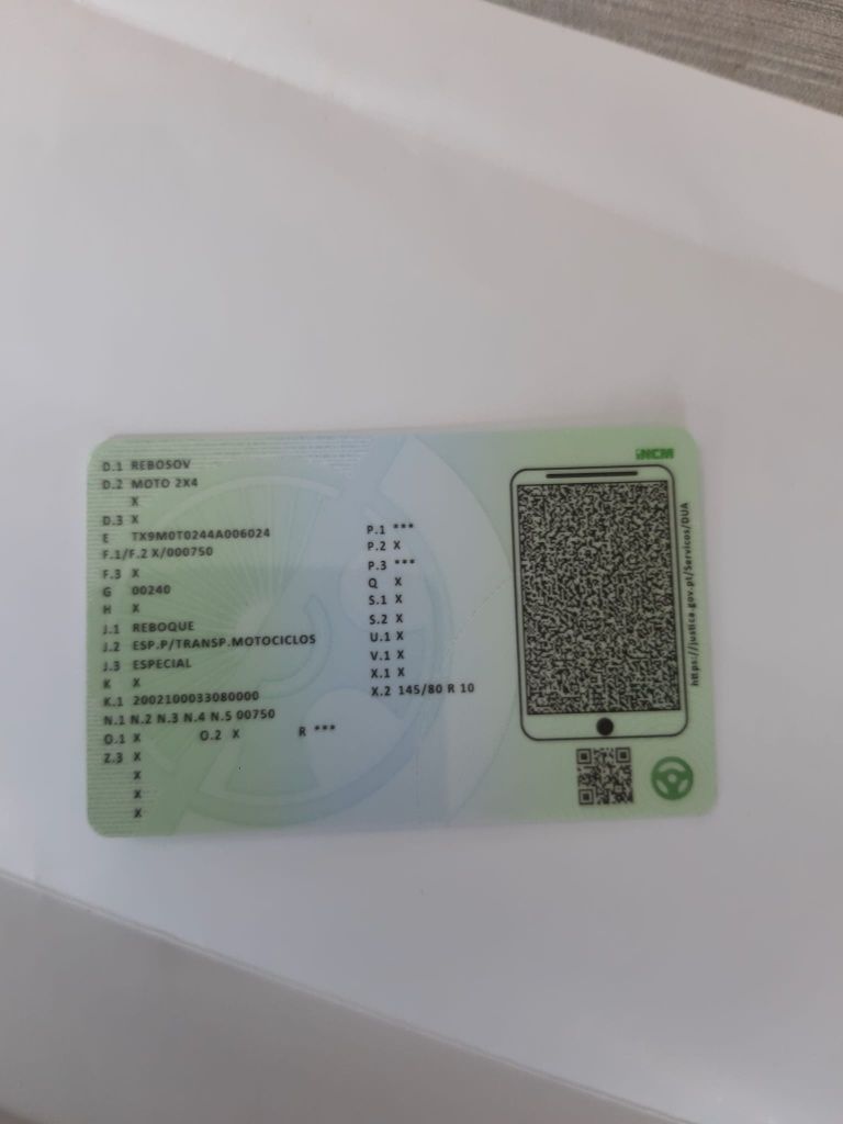 Reboque/atrelado com matrícula