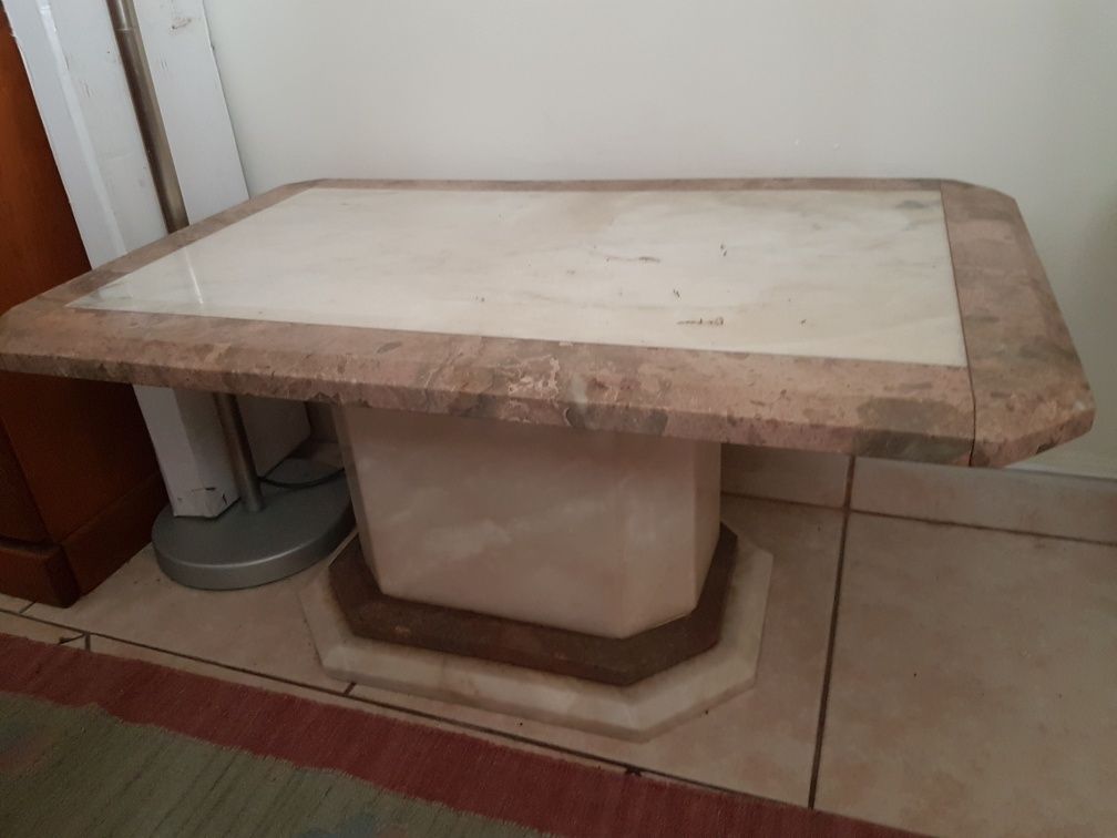 Mesa em mármore alabastro