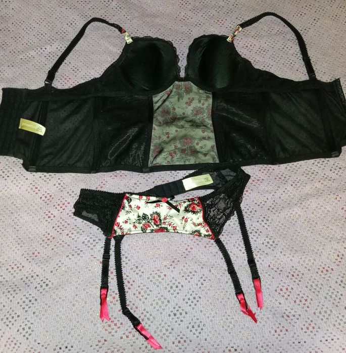 Корсет 2 шт - горохами,в цветочек