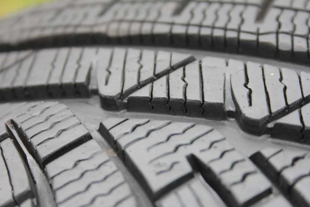 5x112 18 cali Audi A3 A4 A5 A6 Opony ZIMA Michelin