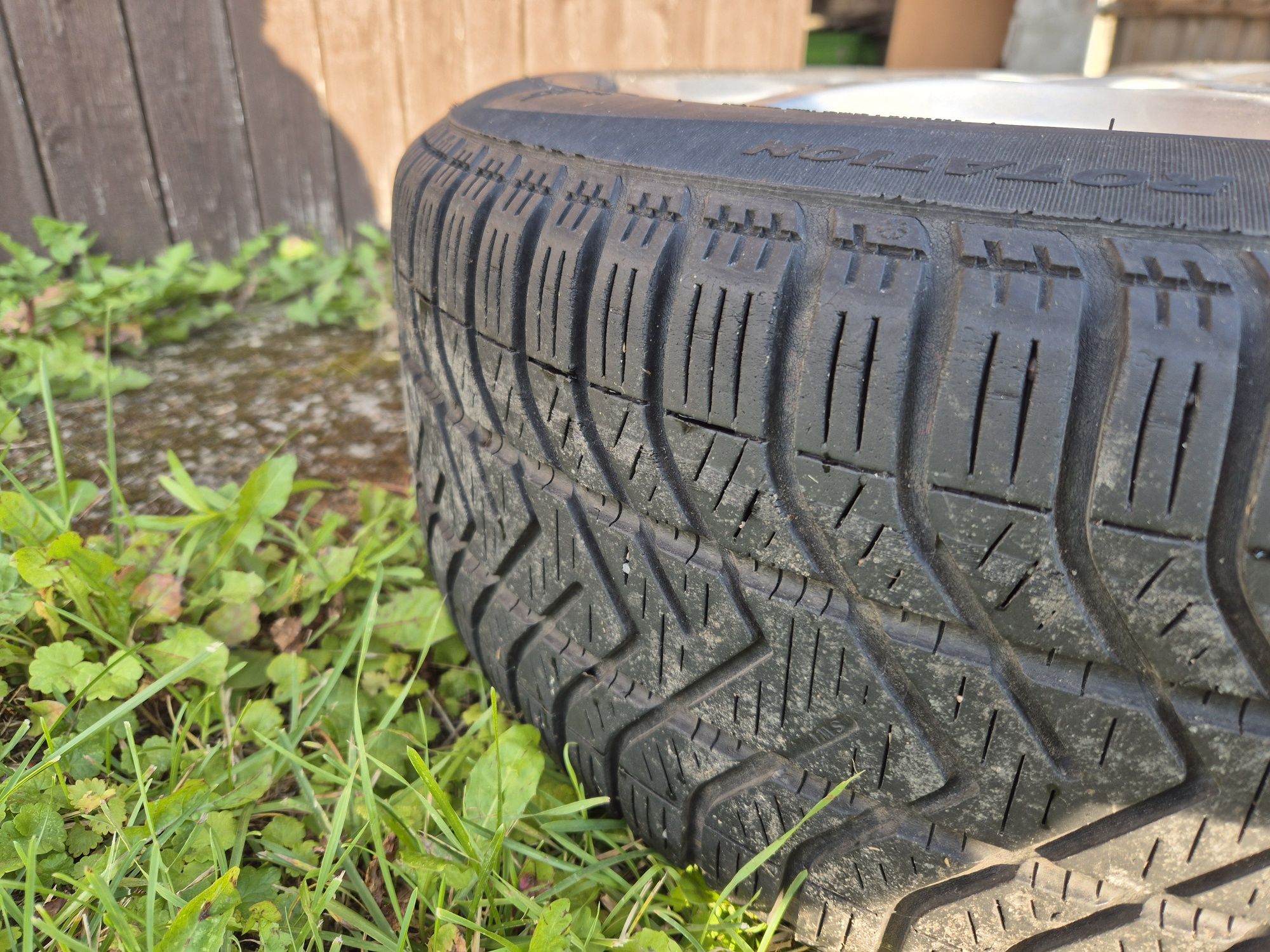Felgi 16" 5x108 ET - 35 / otwór 63.4mm + opony Pirelli Winter M + S