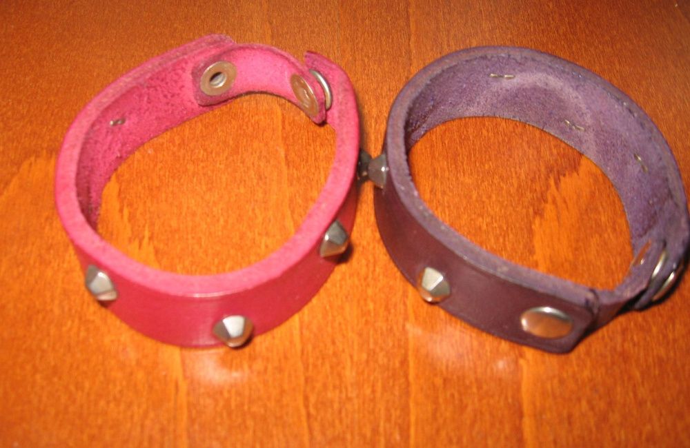 Dwie skórzane bransoletki z ćwiekami