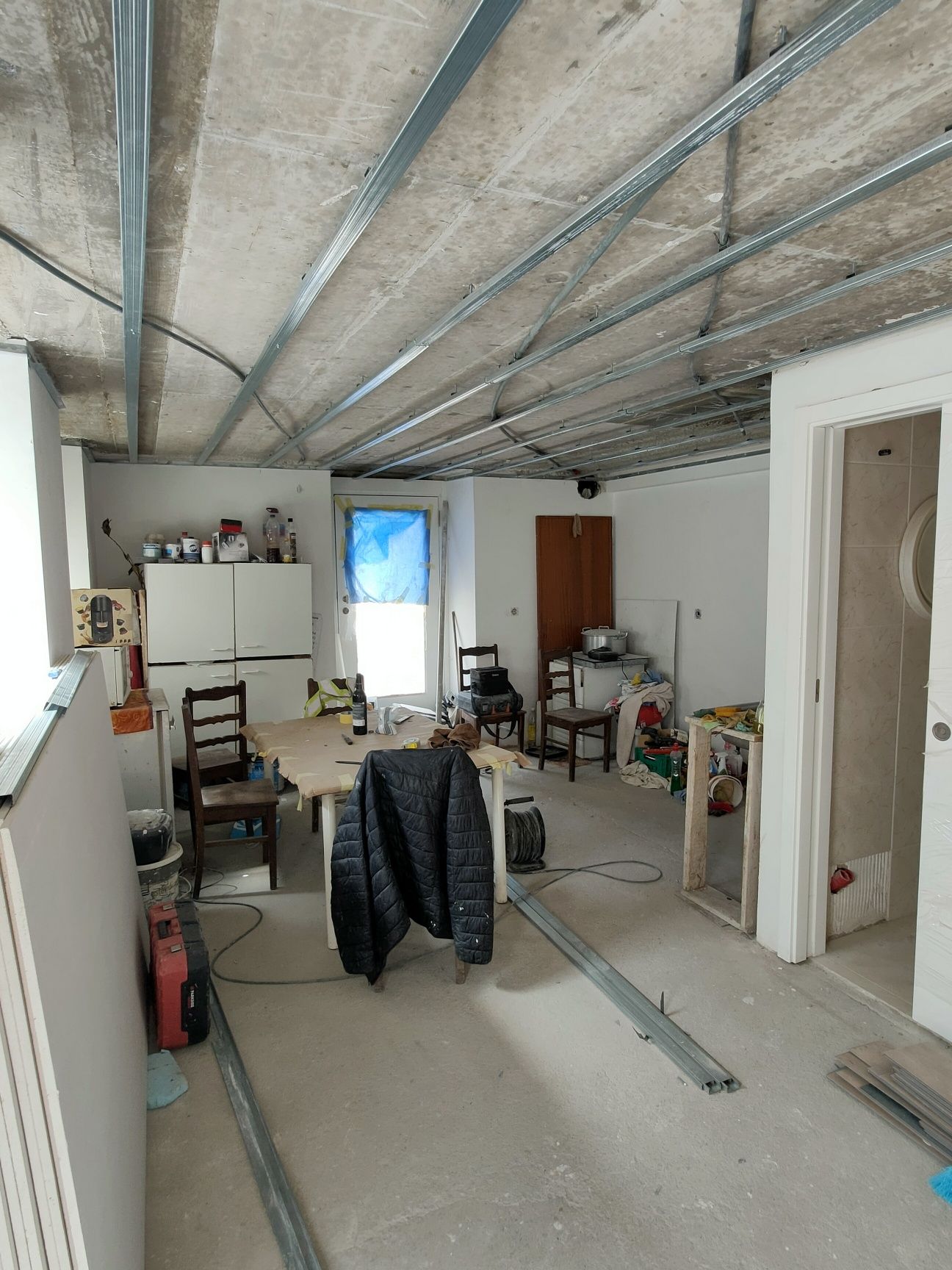 Loja com 35 m2 no centro histórico de Paço de Arcos