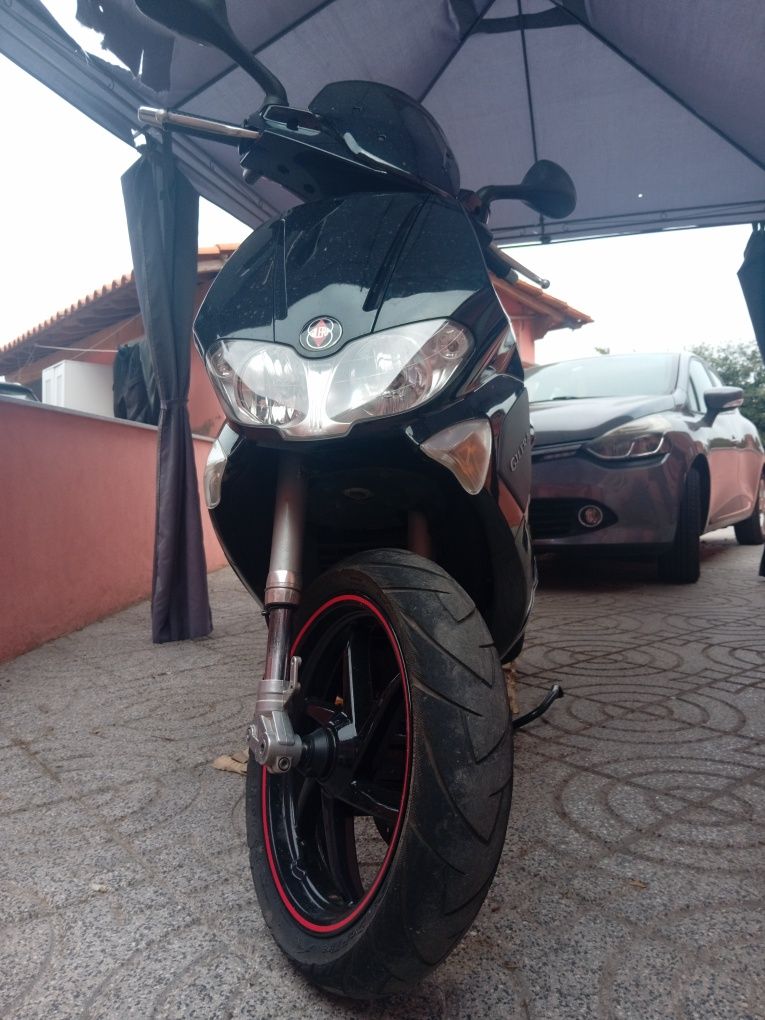 Scooter gilera runner