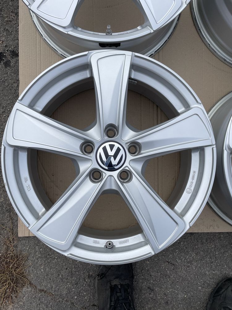 Диски R17/ 5x112/ 6J/ ET38/VW/ Volksvagen/ Passat/ Touran/ Tiguan