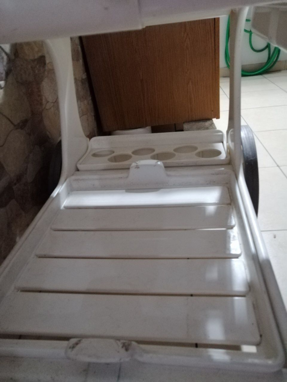 Carrinho de apoio piscina ou esplanada, em pvc branco