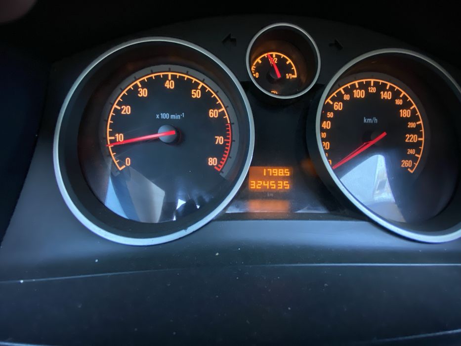 Opel Zafira 2005 рік 1.6 бензин
