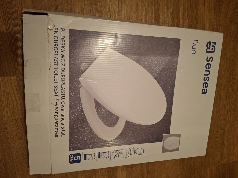 Nowa deska sedesowa, cichy domyk.