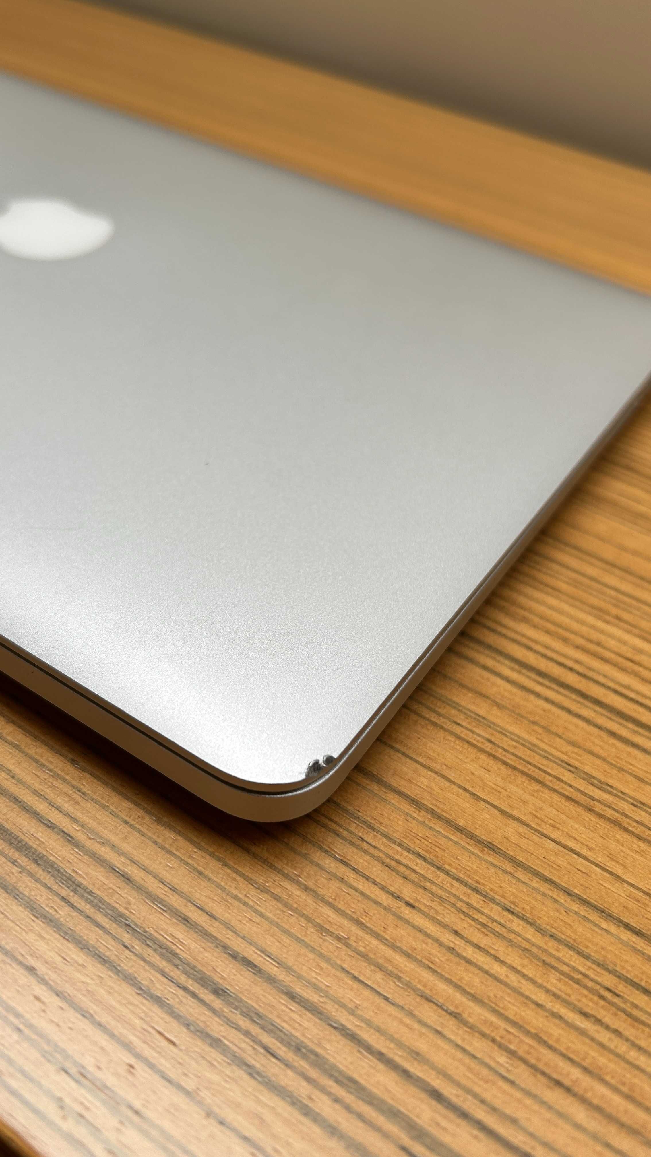 MacBook Pro - Sequoia (Rooted)