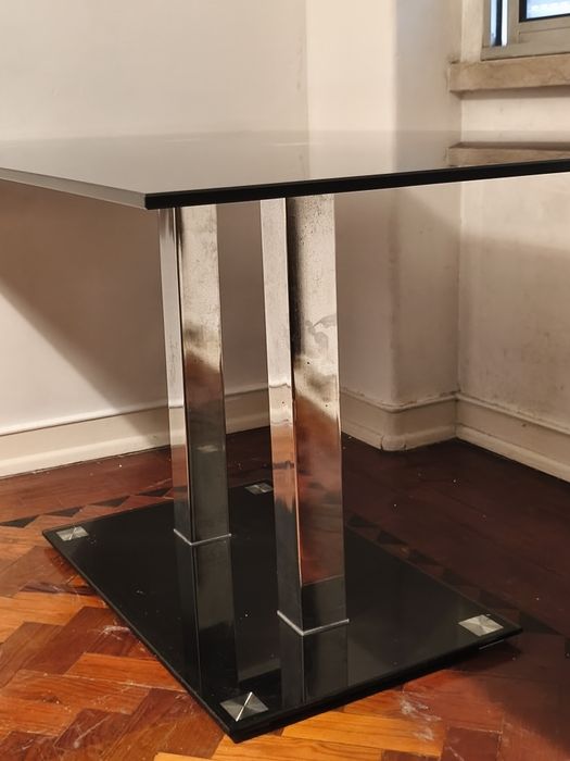 Mesa 1,60 x 90 cm em vidro fumado