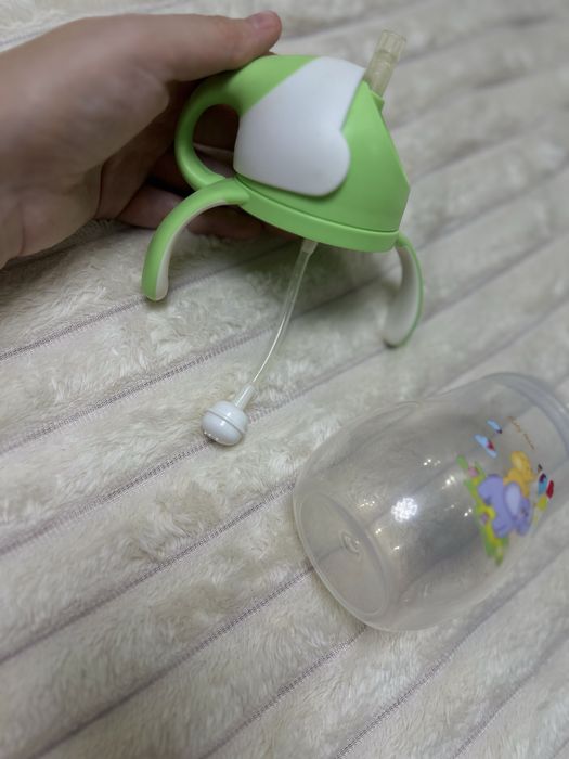 Поїльник дитячий з трубочкою, поїльник непроливайка