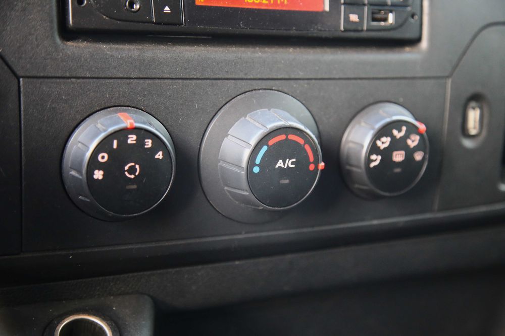 Продам евакуатор Opel Movano