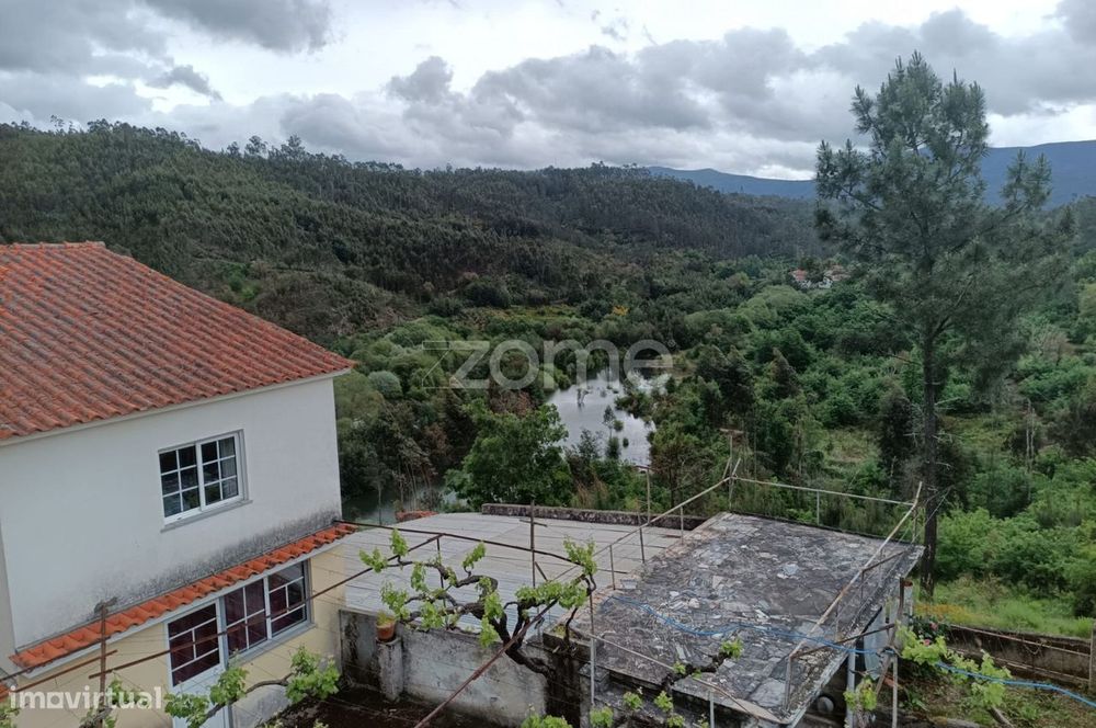 Moradia T5 c/ Piscina Privada e Amplo Espaço Exterior – Arganil