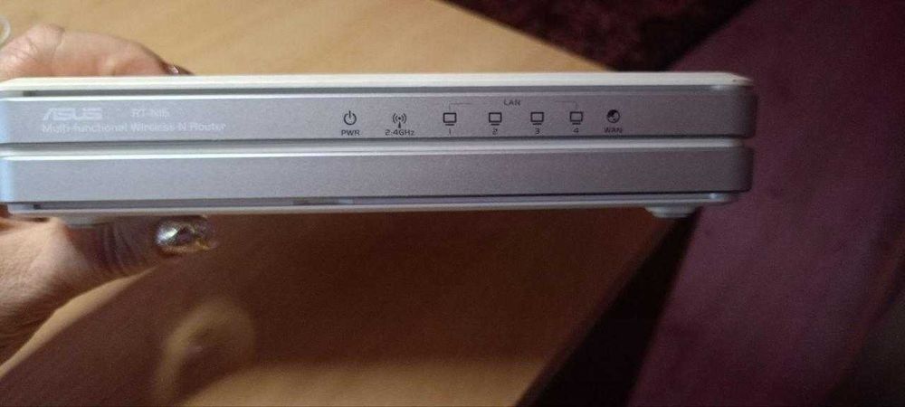 Роутер Asus білій