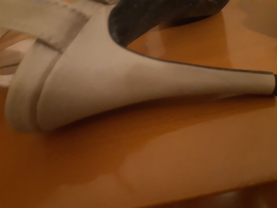 Sandalias de saltp alto novas