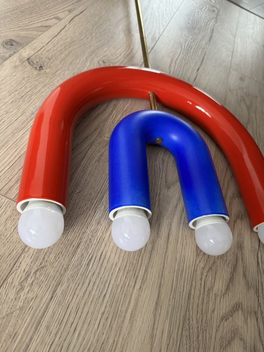 Designerska lampa jak magnes – projekt Pani Jurek