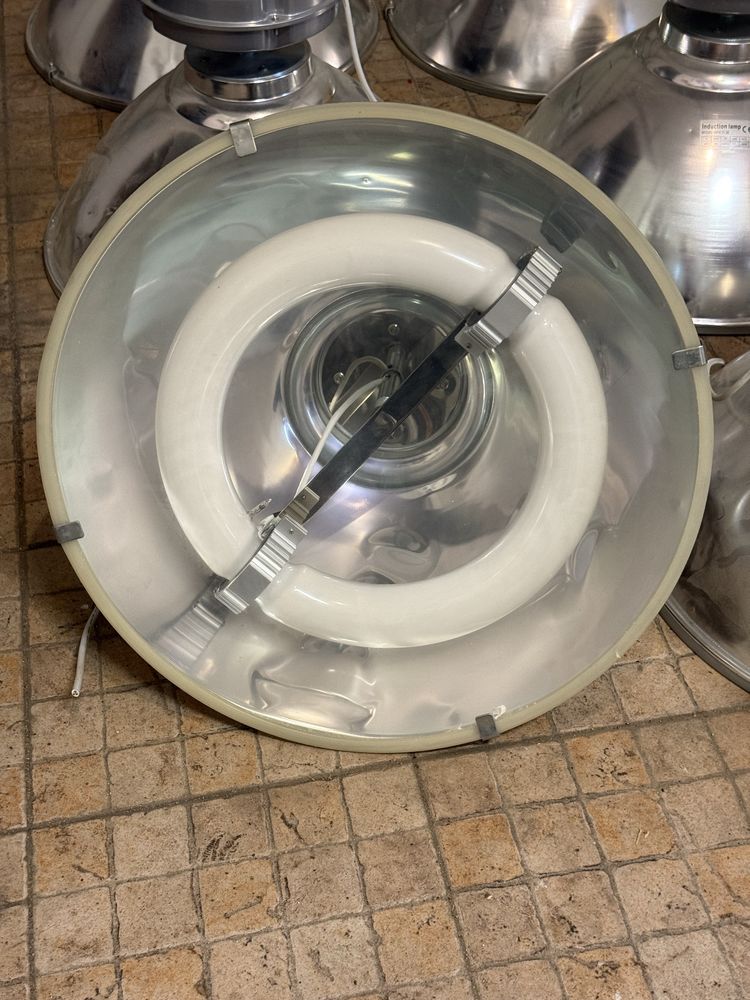 Lampa przemysłowa halowa 55 cm średnica