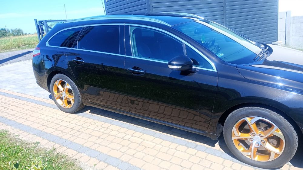 Peugeot 508 SW .