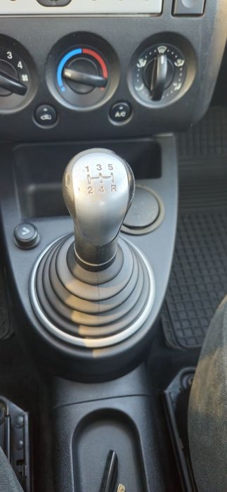 Ford Fiesta 1,25 chia 2004