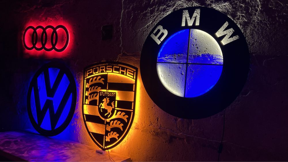 Шеврони на замовлення картина з підсвіткою мотоцикл tesla запчастини