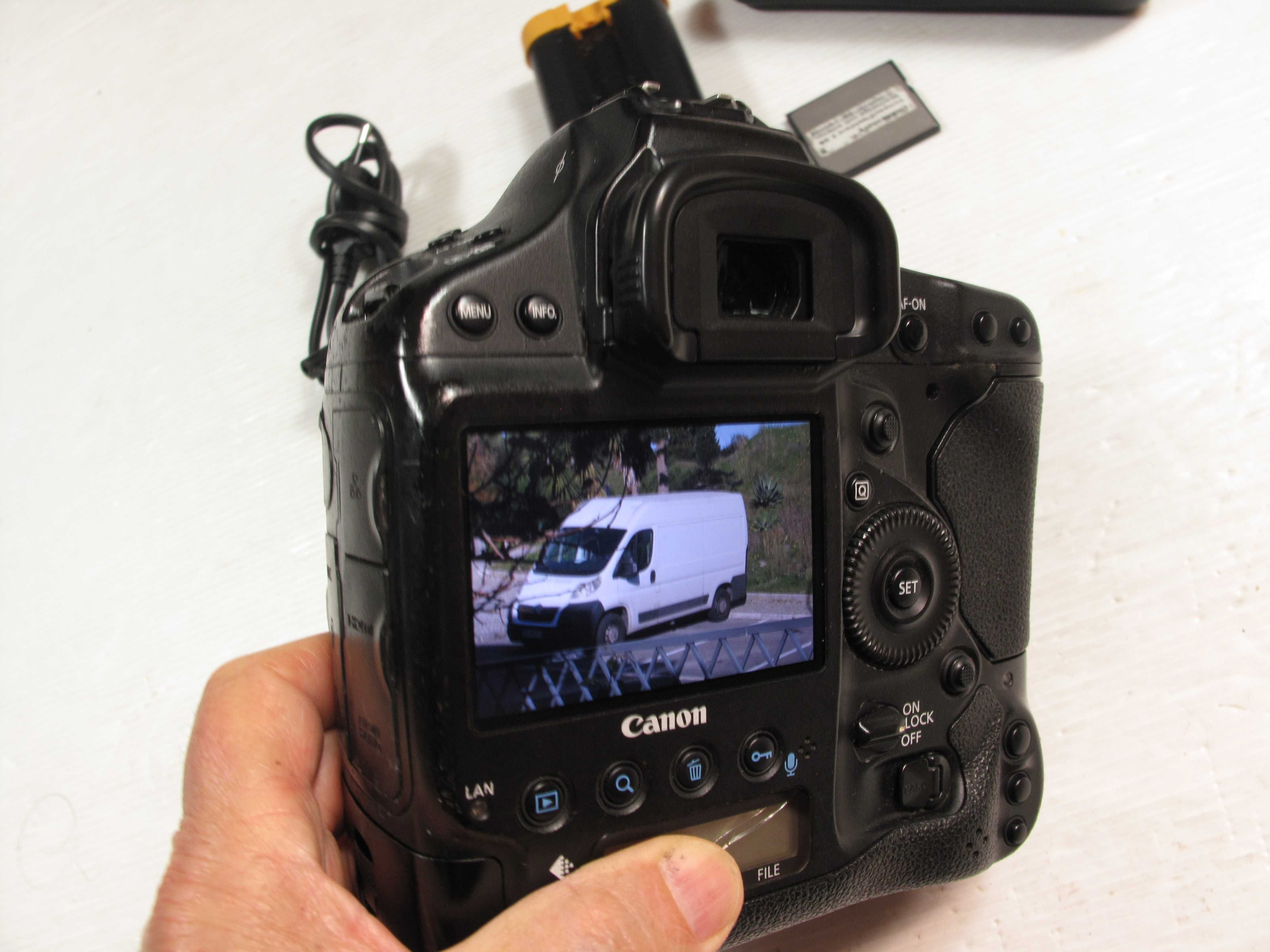 Canon 1DX + 20-35 FUL-FRAME, só 169 mil disparos - Ver descrição