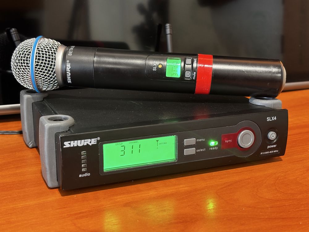 Shure SLX 4. Shure Bera 58A SLX2 P4