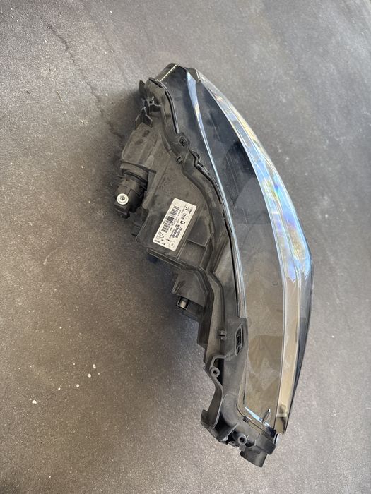 Farol dianteiro direito led  peugeot 2008 fase 2