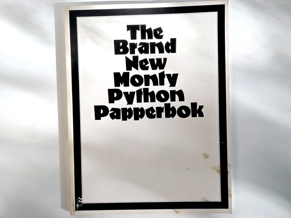 The Brand New Monty Python Papperbok [porte incluído]