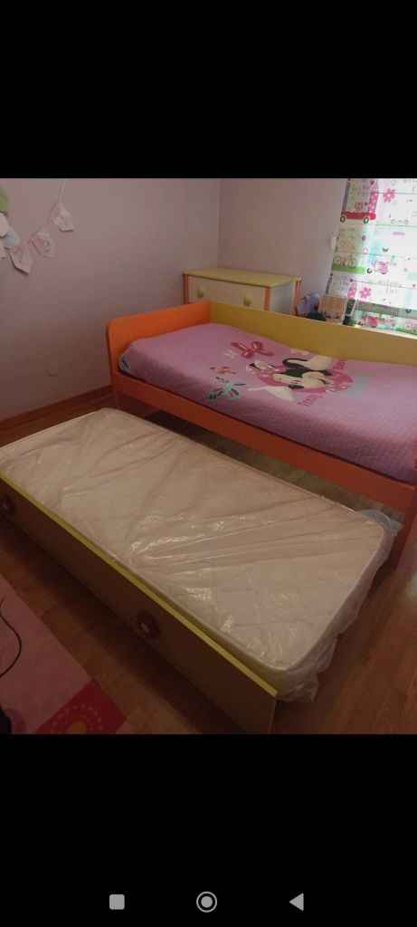 Quarto criança c duas camas