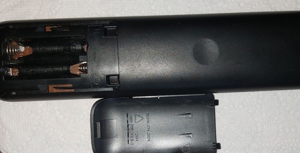 Pilot do TV Hisense EN2BI27H