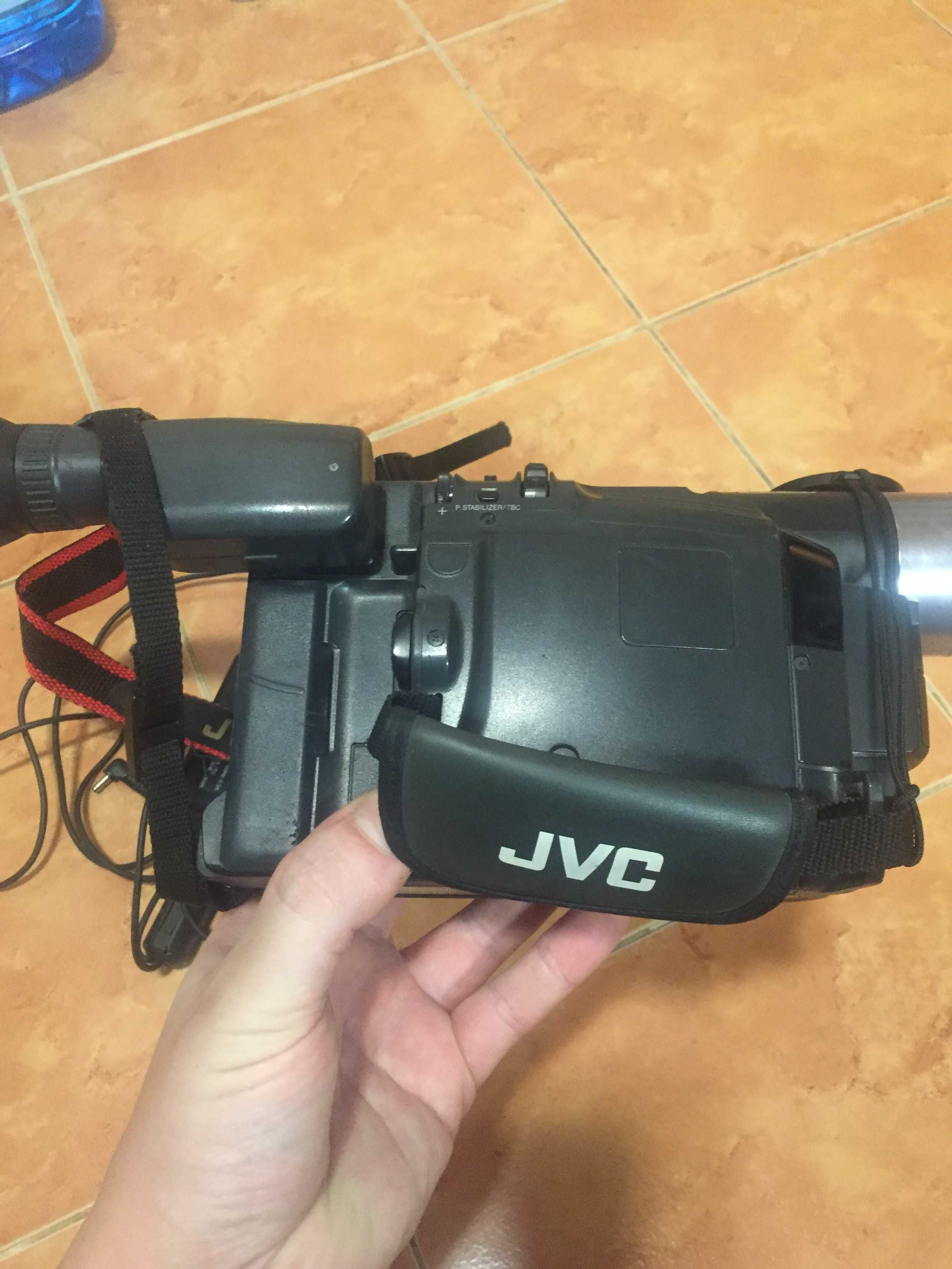 Відеокамера VHS JVC не работает