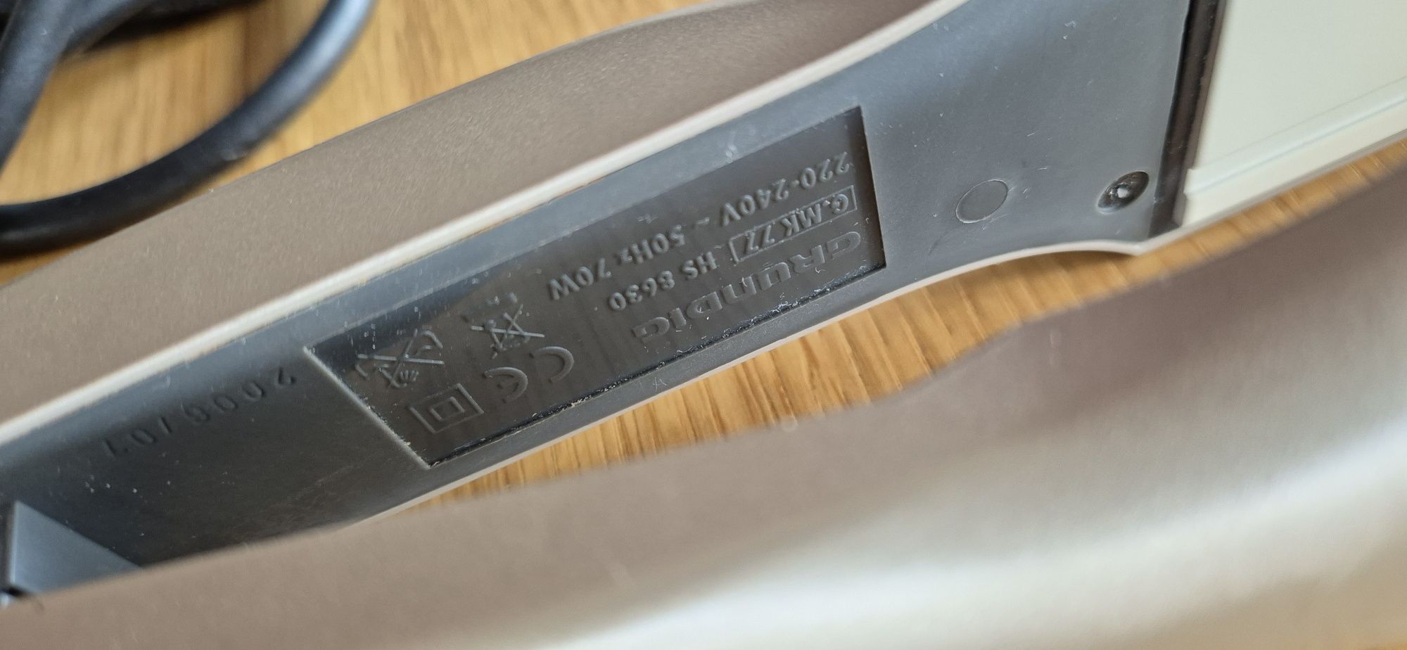 Prostownica GRUNDIG HS8630
