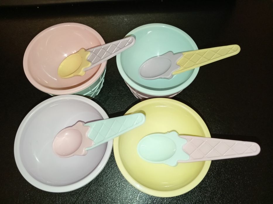 Zestaw dla dzieci miseczek do zabawy do lodów. Zabawki do kuchni.