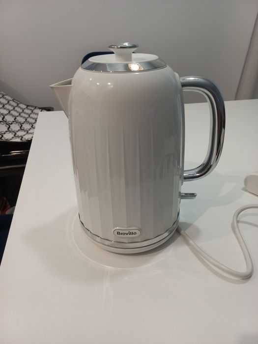 Czajnik elektryczny Breville