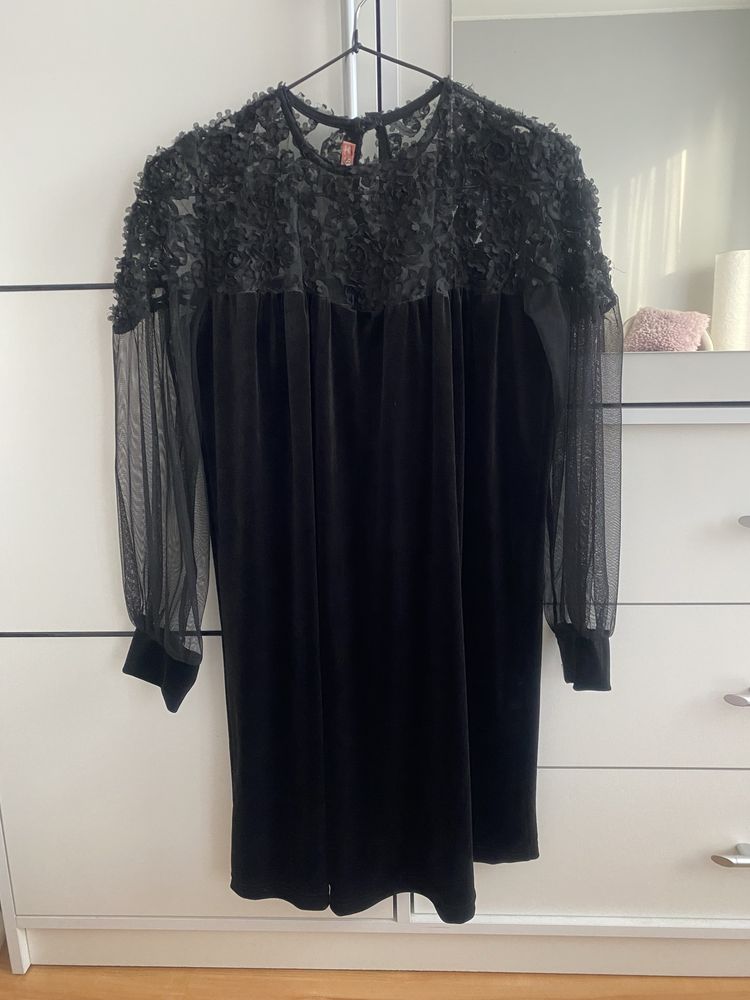 Sukienka czarna z wiskozy