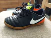 Halówki Nike do gry w piłkę