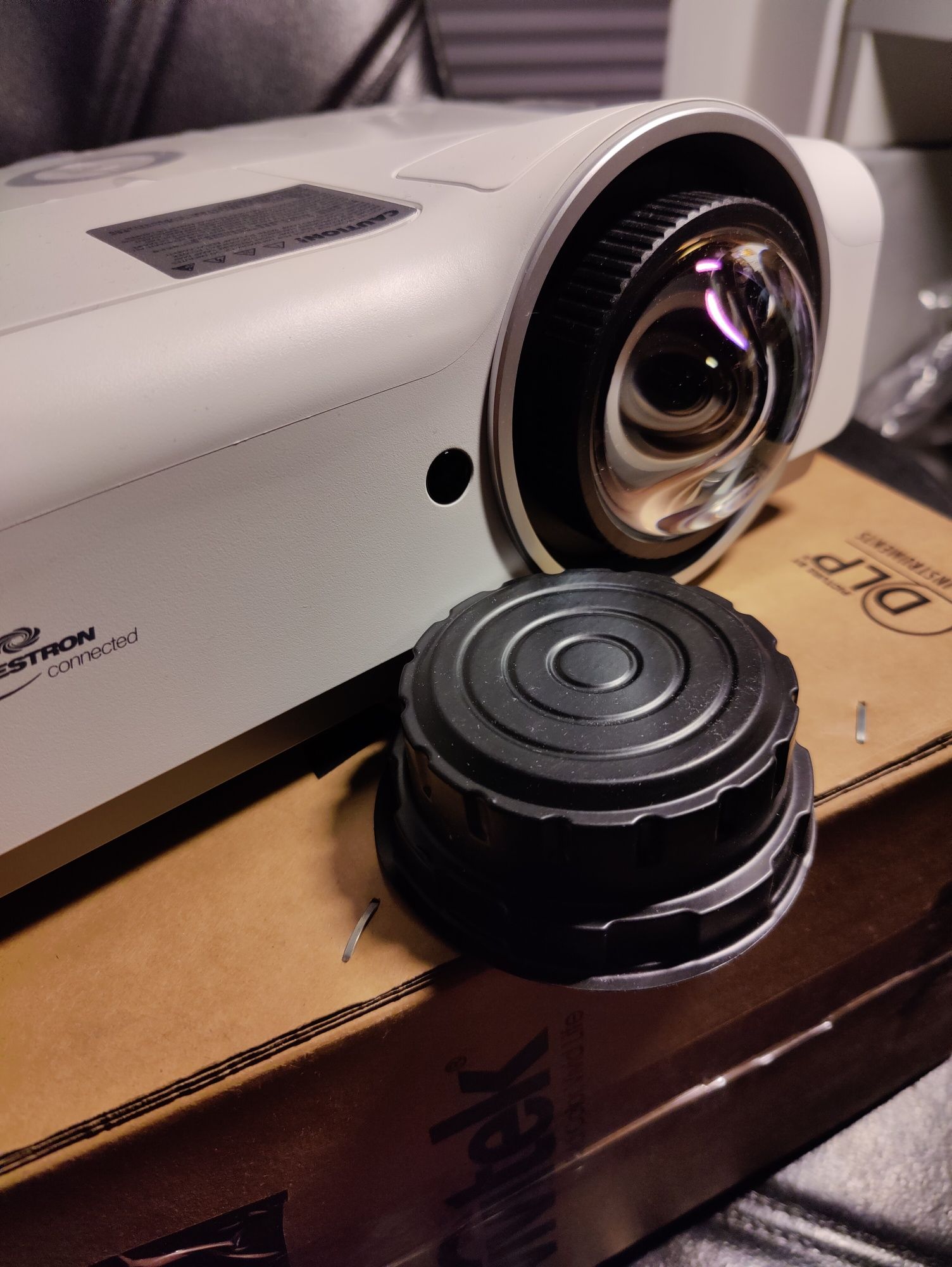 Vivitek 881st krótkoogniskowy DLP projektor rzutnik HD 3D HDMI jasny