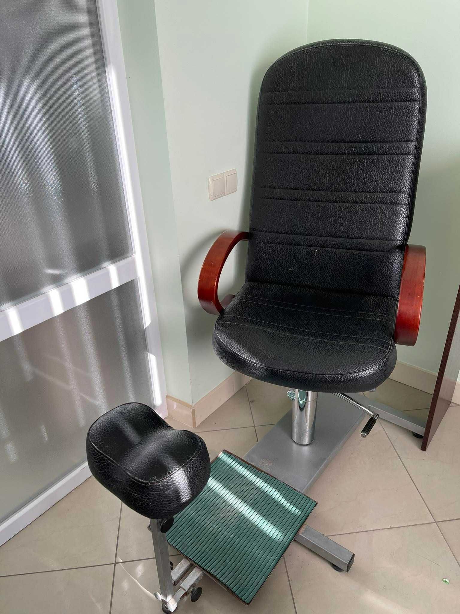 Перукарське крісло, крісло для педикюру та інше
