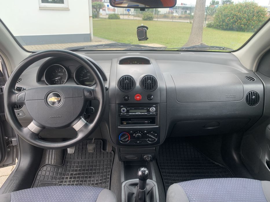Chevrolet Kalos 1.2 SE looks