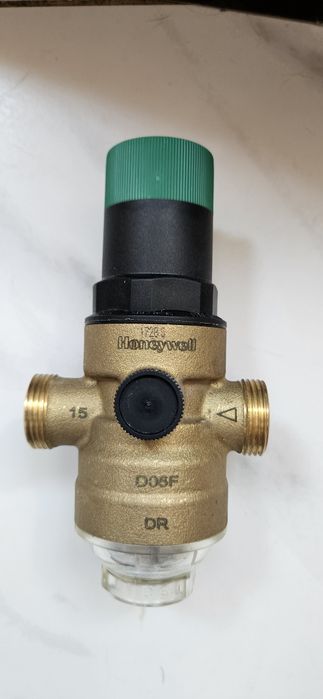 Радіатори  опалення Vogel&Noot , редуктори  тиску Honeywell