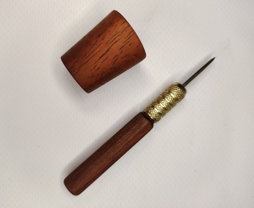 Подарочный колпак ручной работы из красного дерева