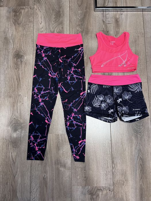 Продам костюм для тренировок Demix для девочки, шорты в подарок