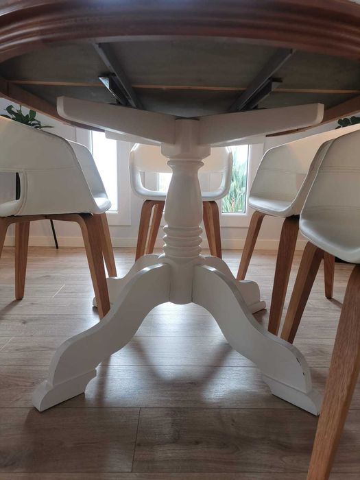 Mesa em Madeira Com Pé de Galo e 6 Cadeiras