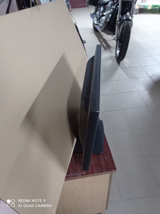 Monitor Hyundai do komputera 19 cali